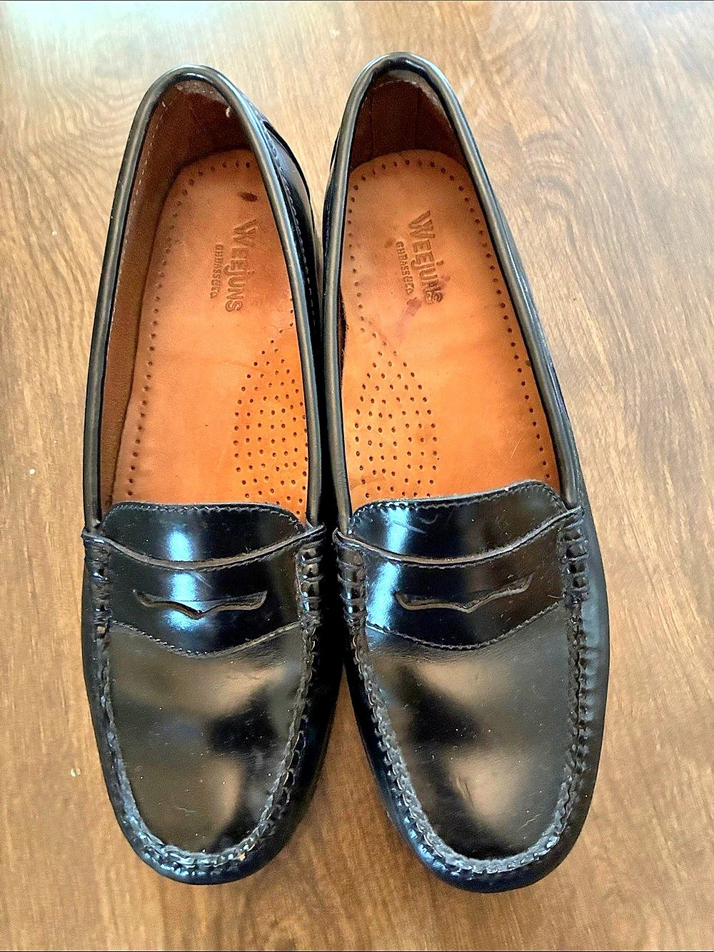 Naturalizer Black Leather Loafers